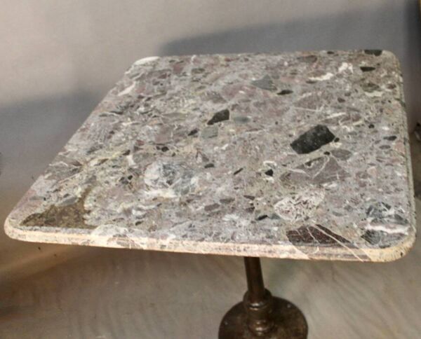Paire De Tables De Bistrot Piètement Fonte Dessus Marbre