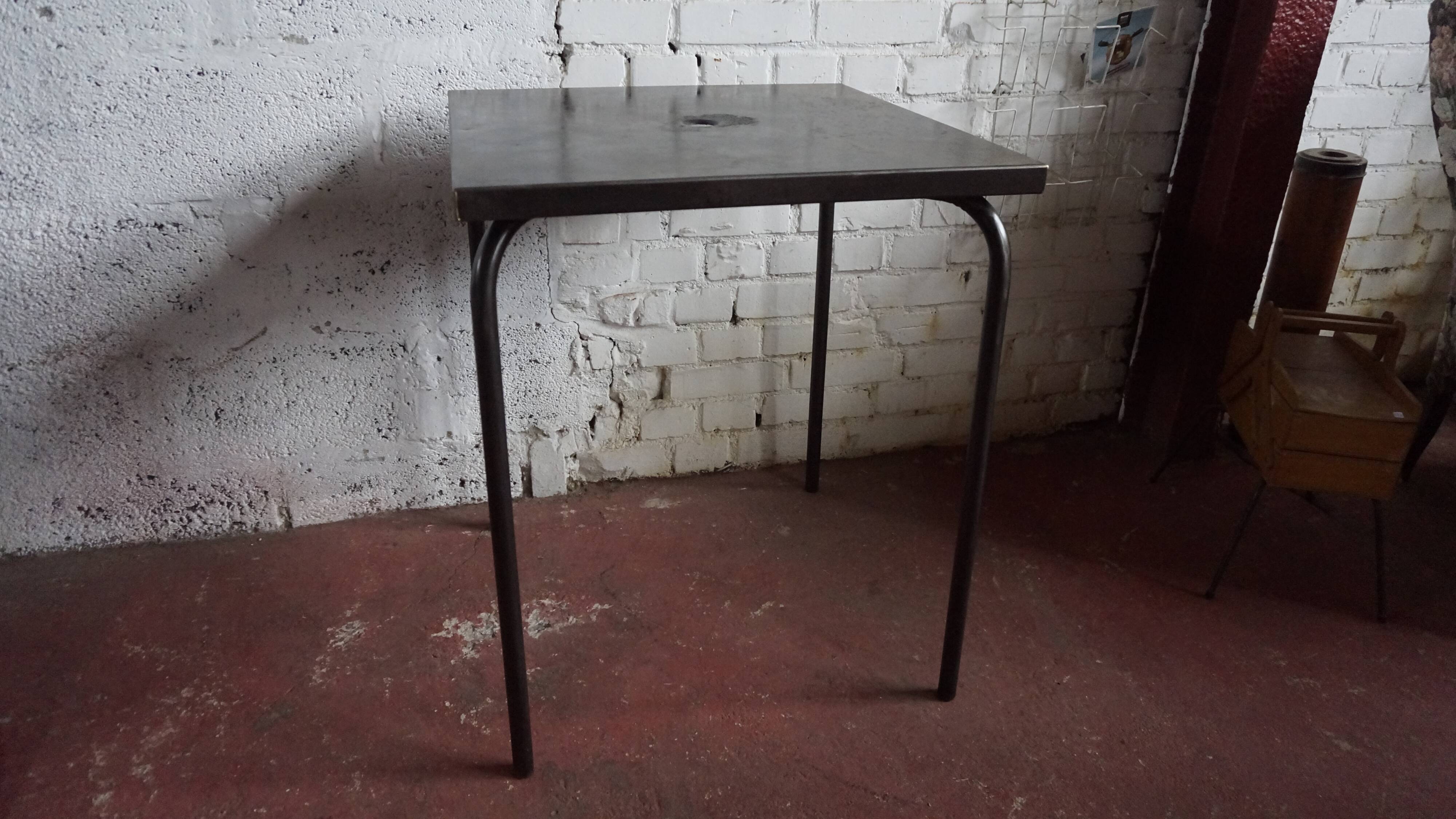 Metal table