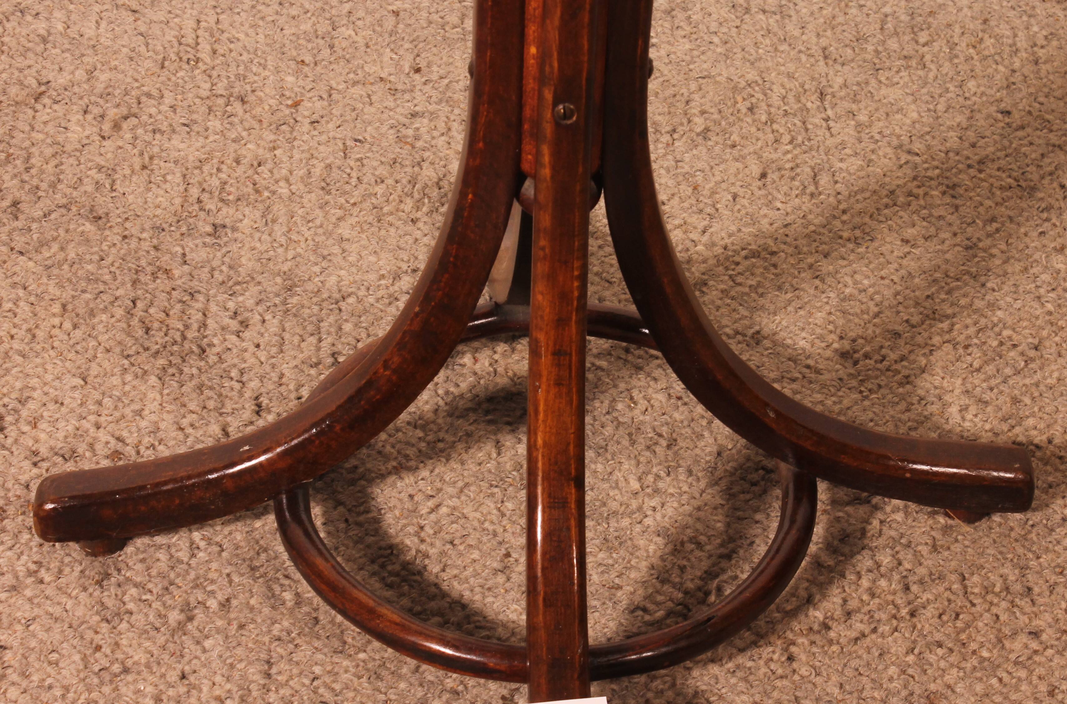 Parrot coat rack, Art Nouveau, known as Thonet