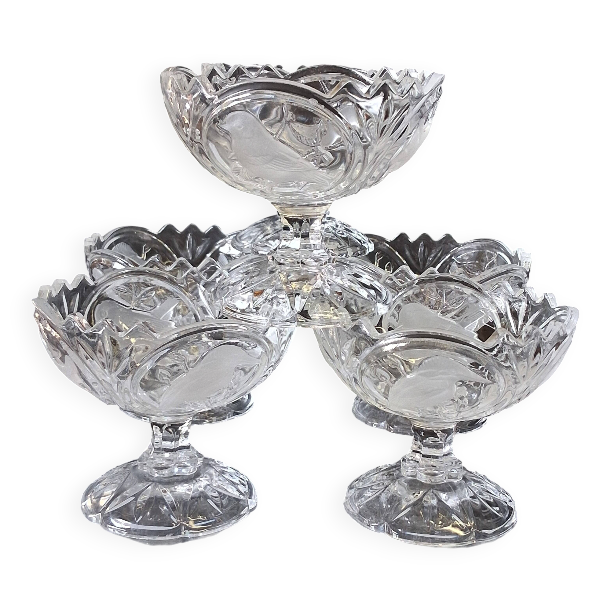 6 glass ice cream bowls in very good condition