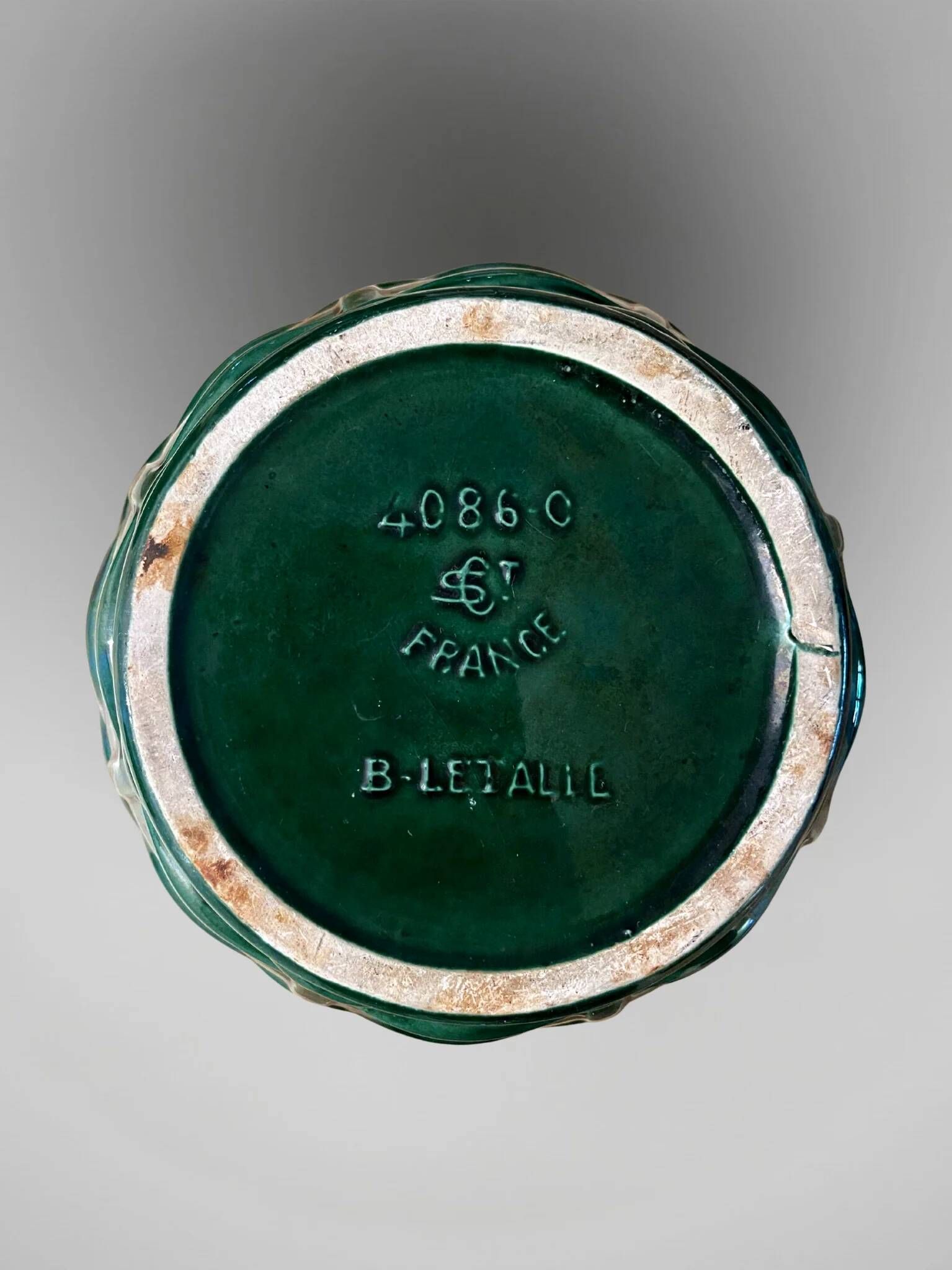 Cache-pot, Art Deco planter by Saint-Clément signed by Blanche Letalle in malachite green glazed ceramic.