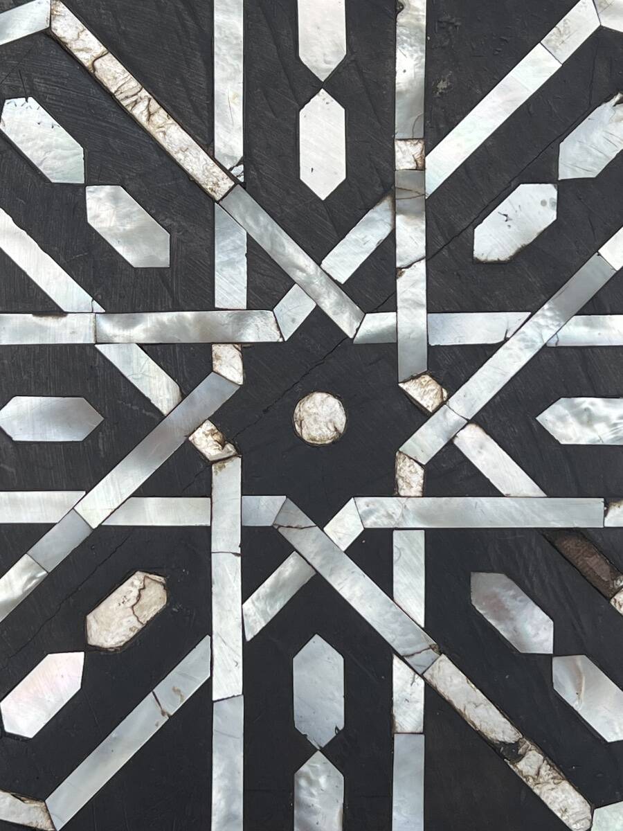 Table d’appoint syrienne