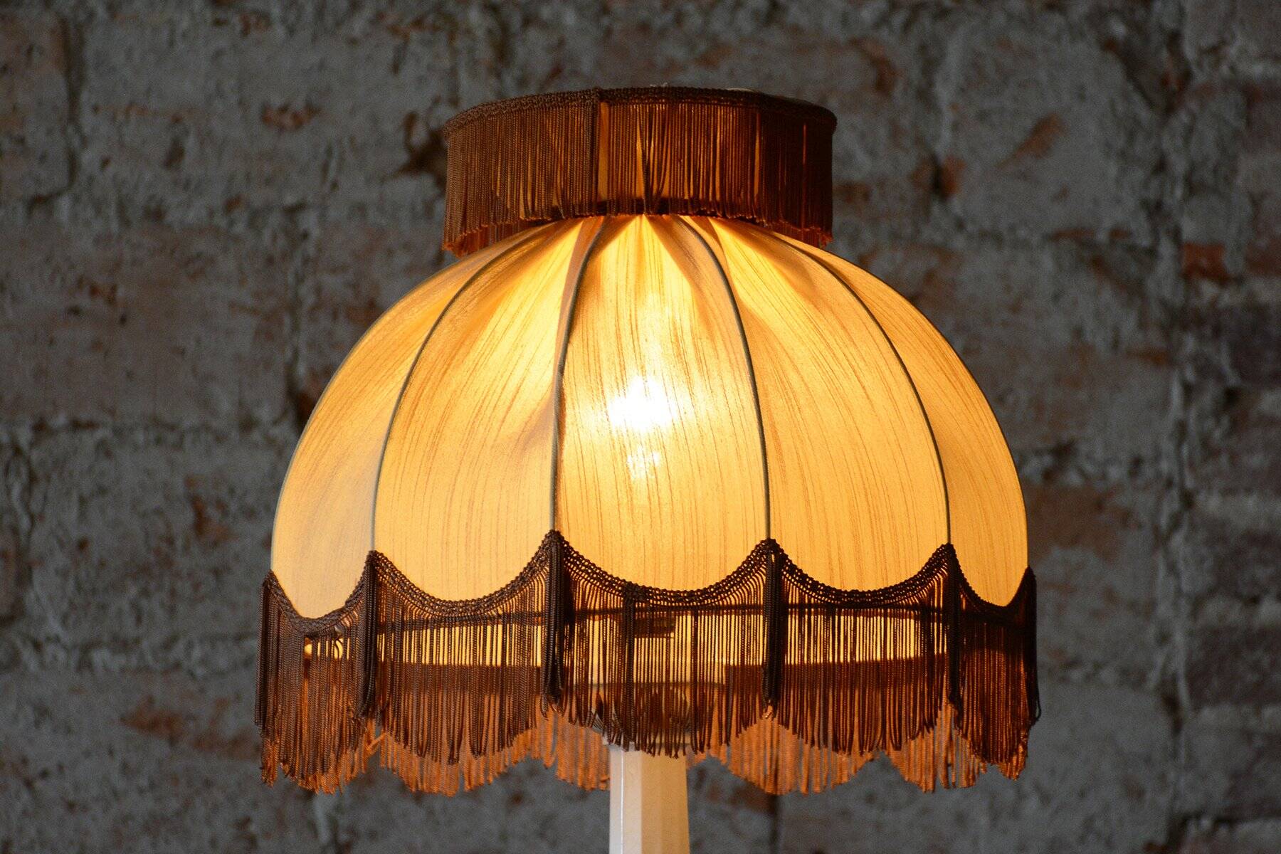 Art Deco Table Lamp in Ceramic and Textile Lampshade, Austria-Vienna, 1910s