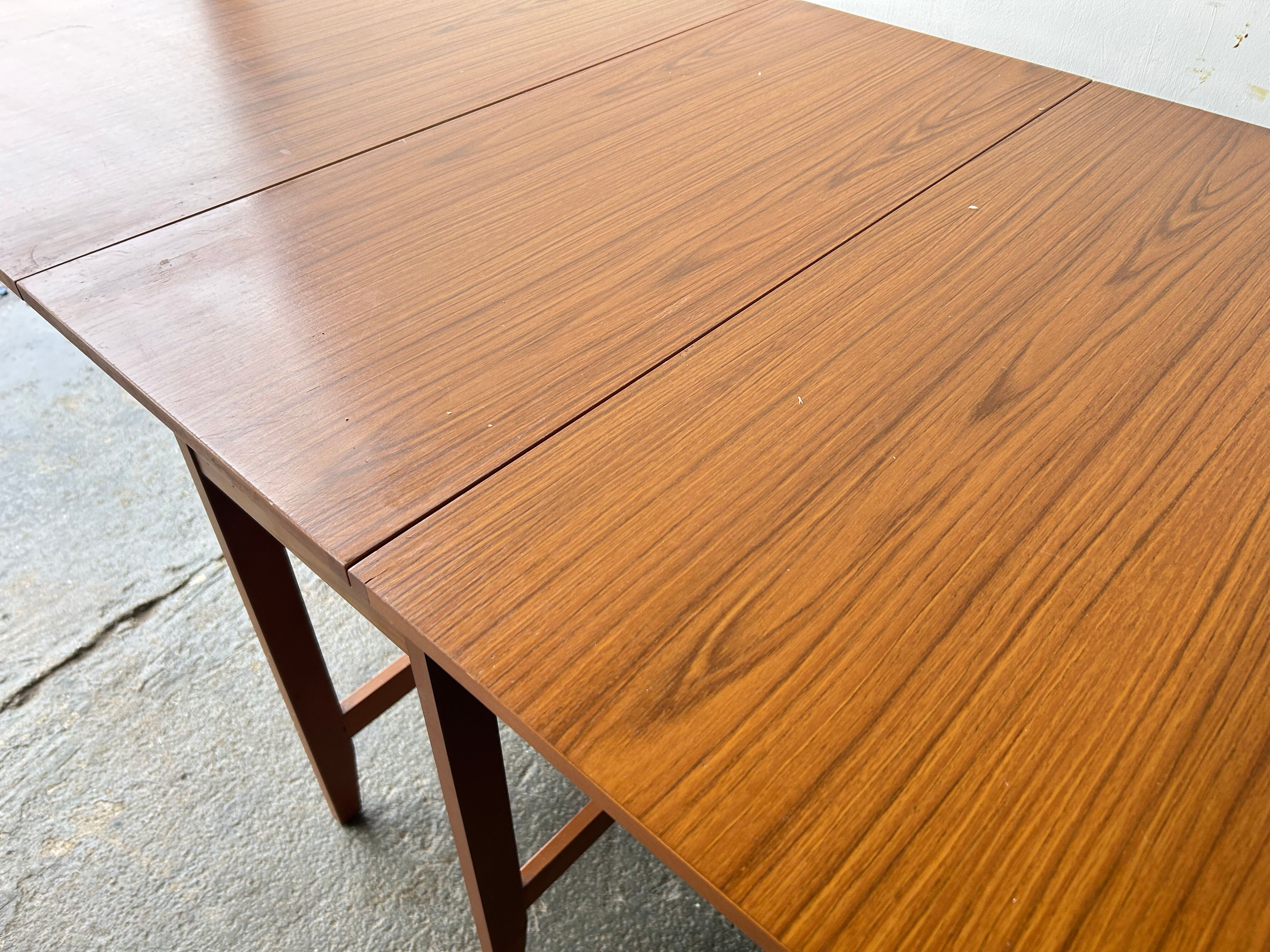 Schreiber Mid-Century Modern vintage teak drop-leaf dining table, 1960s