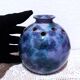Vase boule / Pique-fleur en grès émaillé bleu violet