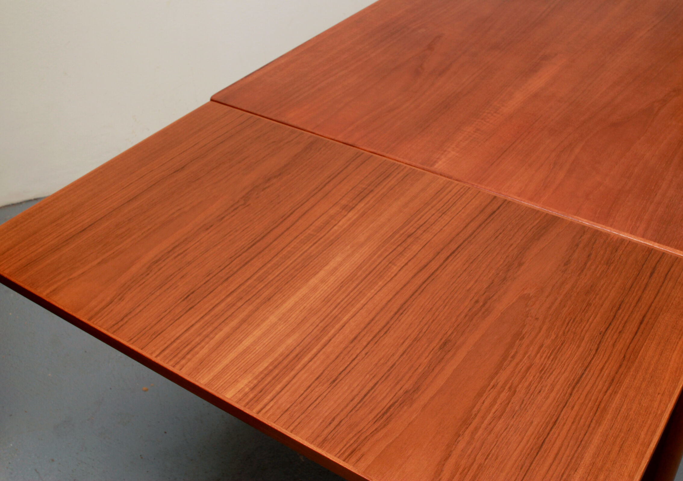 Table à manger extensible danoise des années 1960 en teck