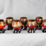 Seven large brown, black and red volcanic free-form mugs - Vallauris, Fat lava - 60s / 70s