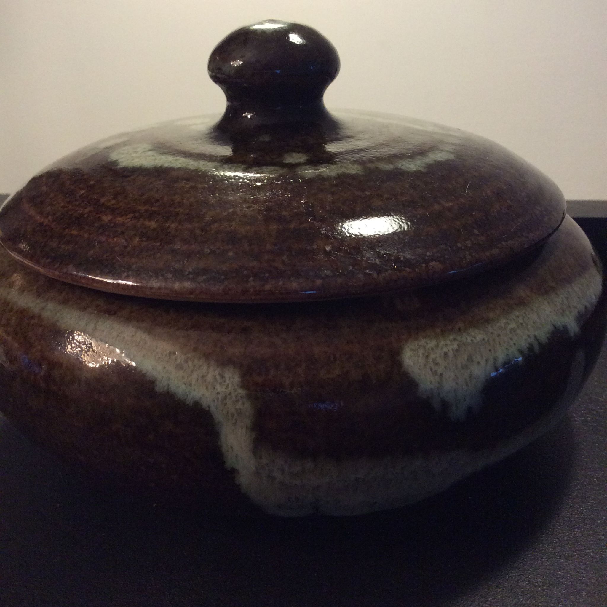 Empty vintage ceramic pocket signed Duguet