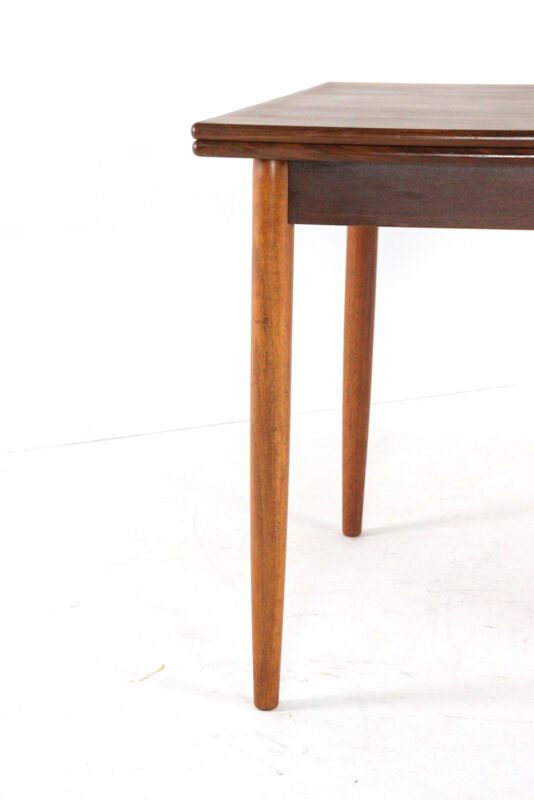 Rectangular extendable dining table 'Kaerum' - mid century modern