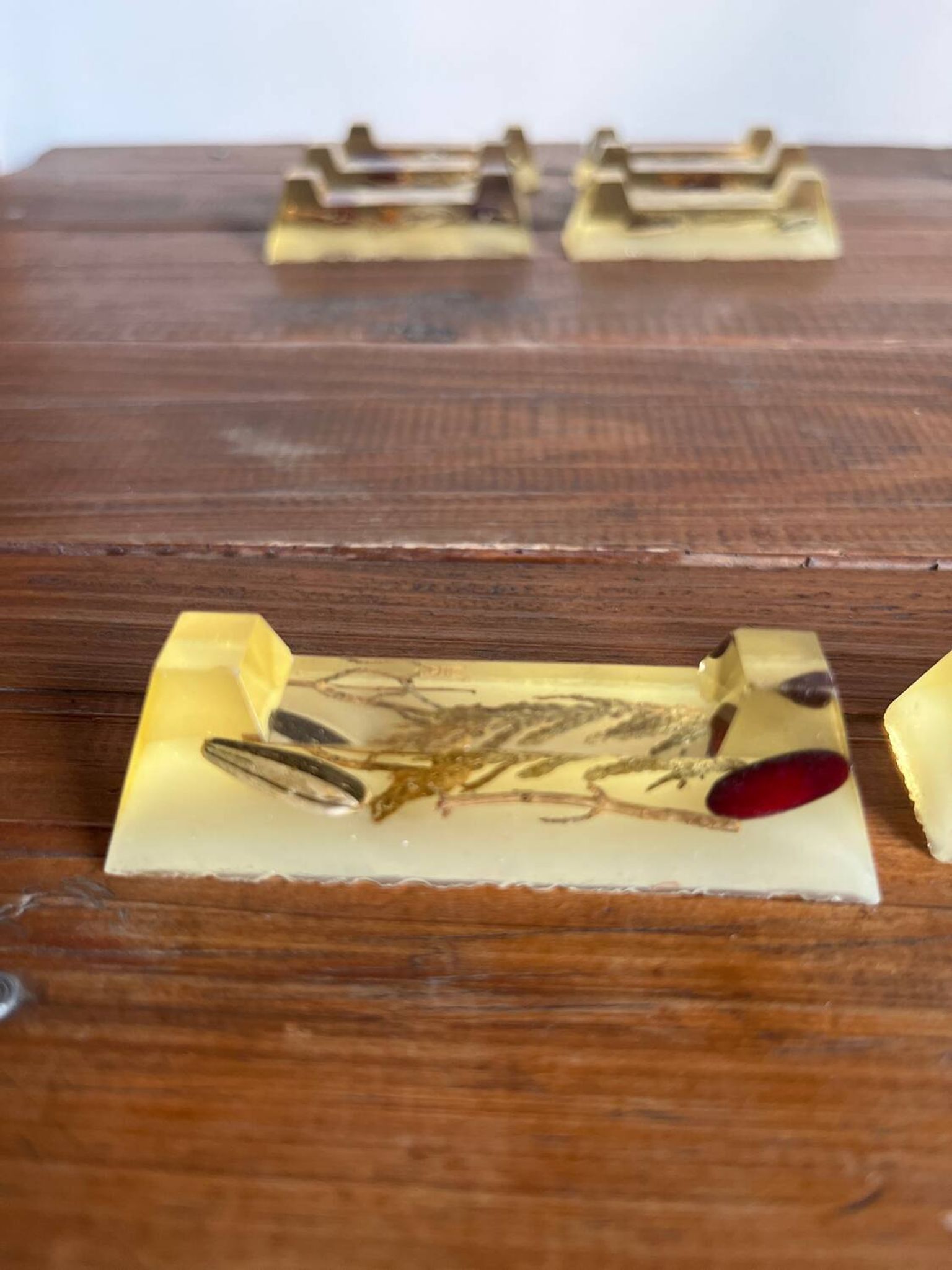 8 knife holders