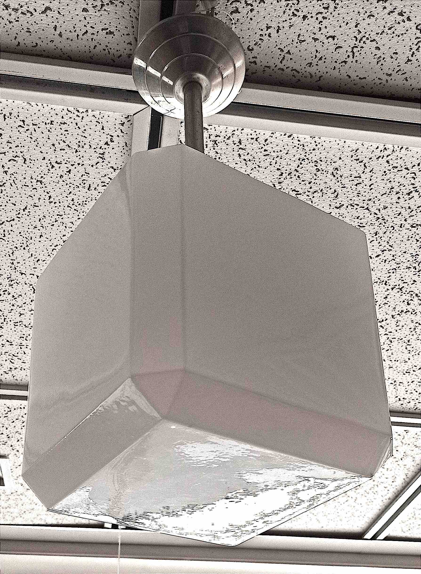 Suspension cubique opaline blanche Art déco Hauteur 44 cm Largeur 20 cm