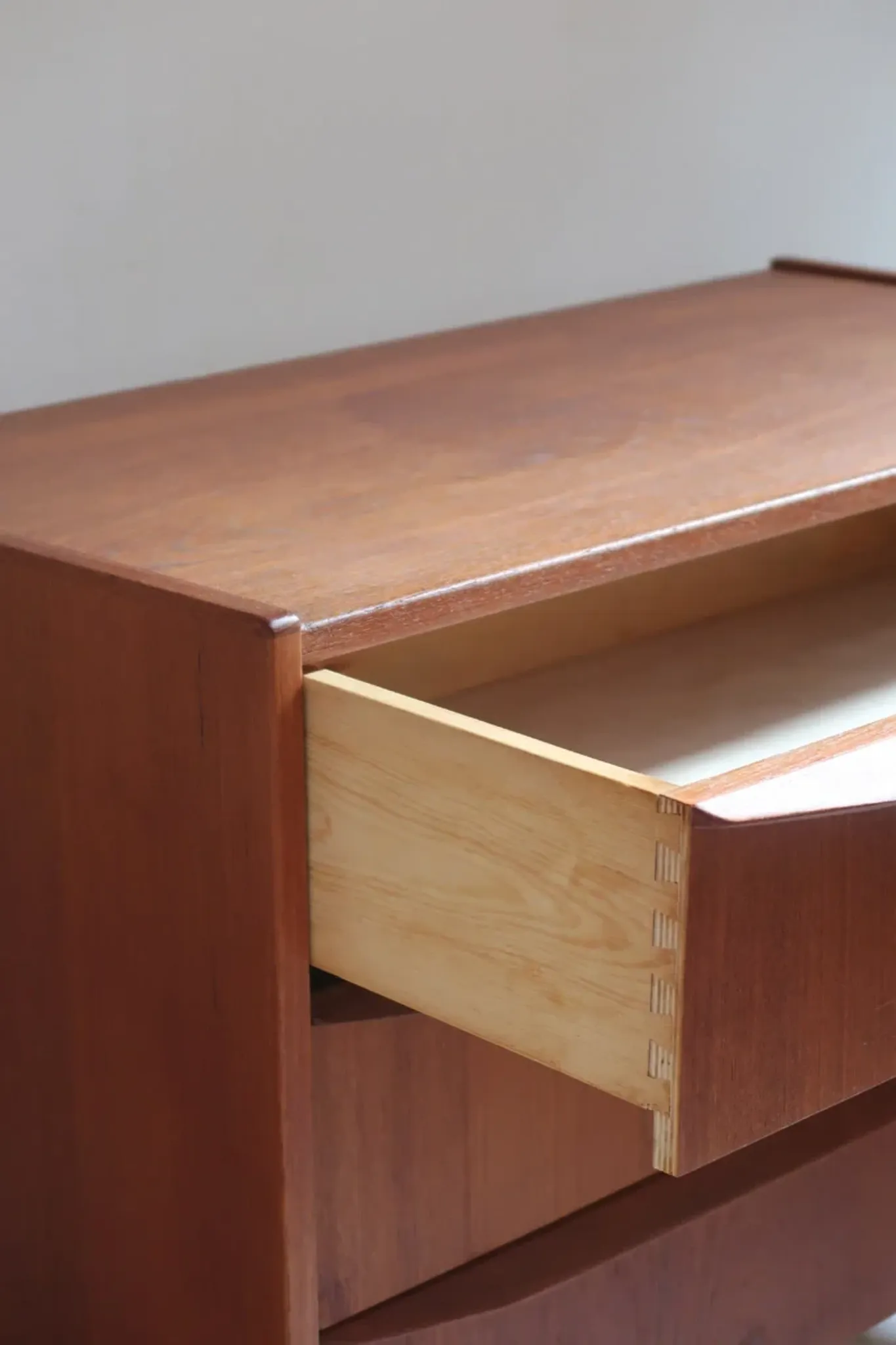 Commode teck scandinave années 60 3 tiroirs