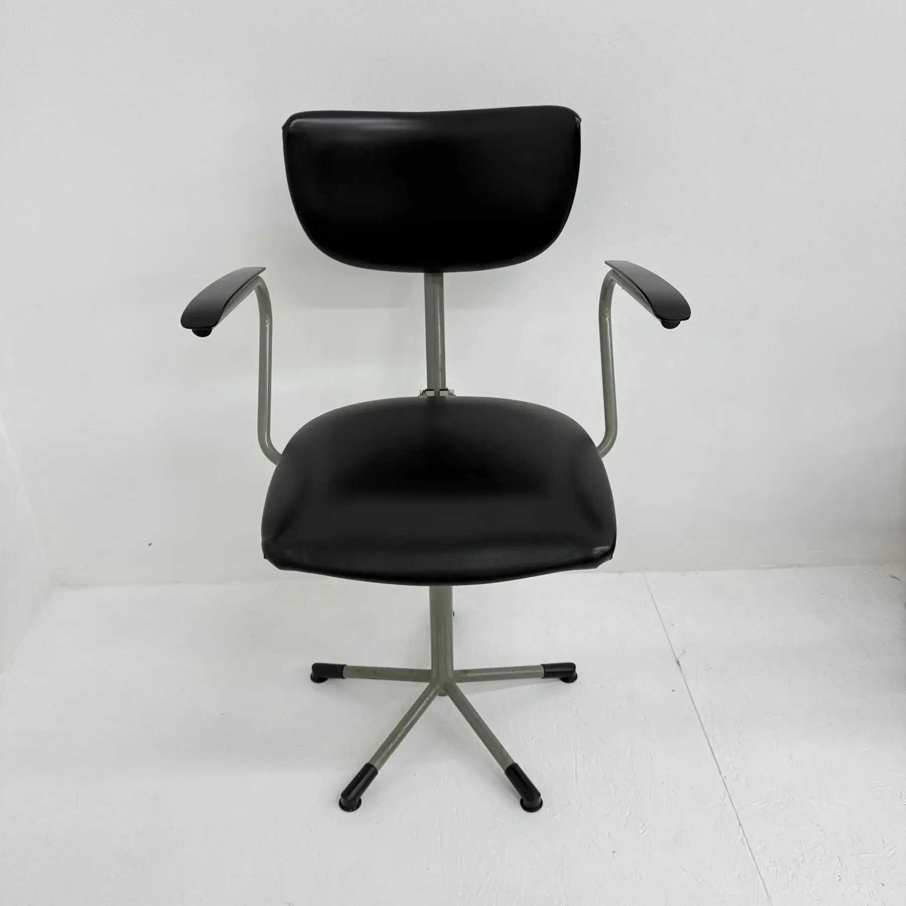 Mid-century 3311 desk chair by Toon de Wit for Gebroeders de Wit, 1960s