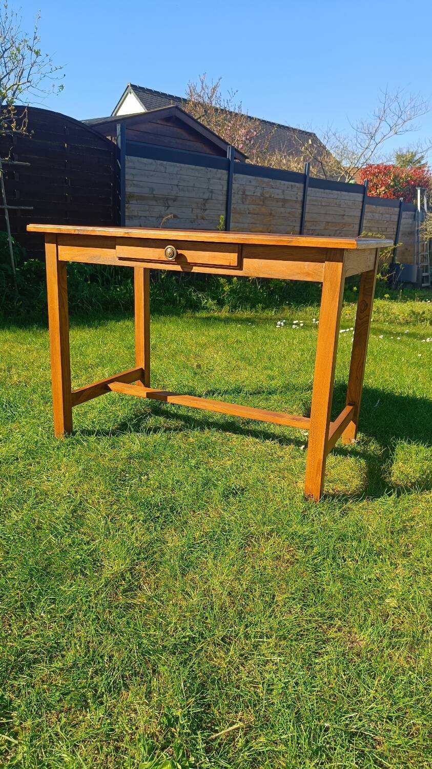 Table de ferme ancienne en bois – authenticité & charme rustique