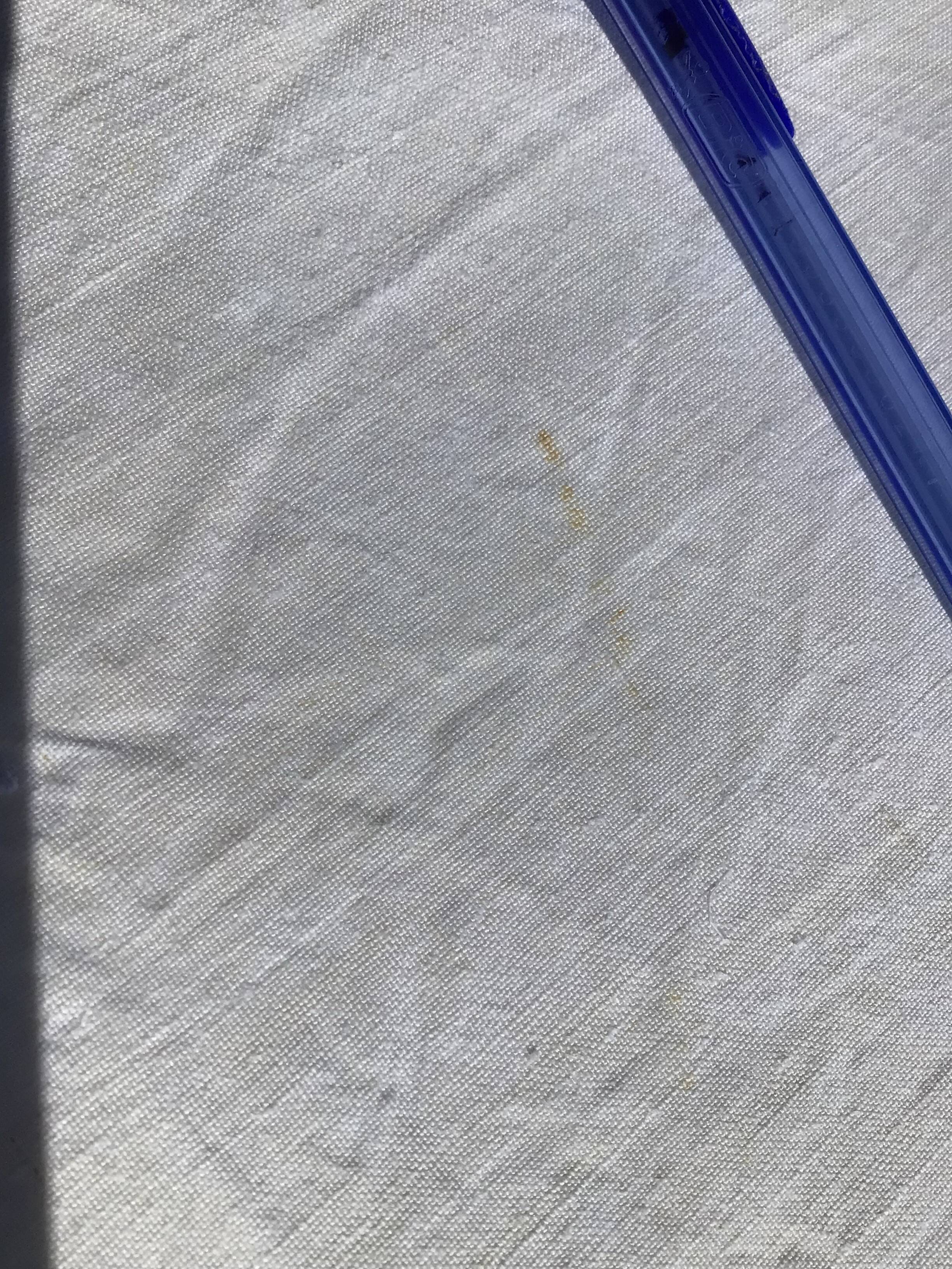 Drape 2 places JP sunflowers and pastilles.