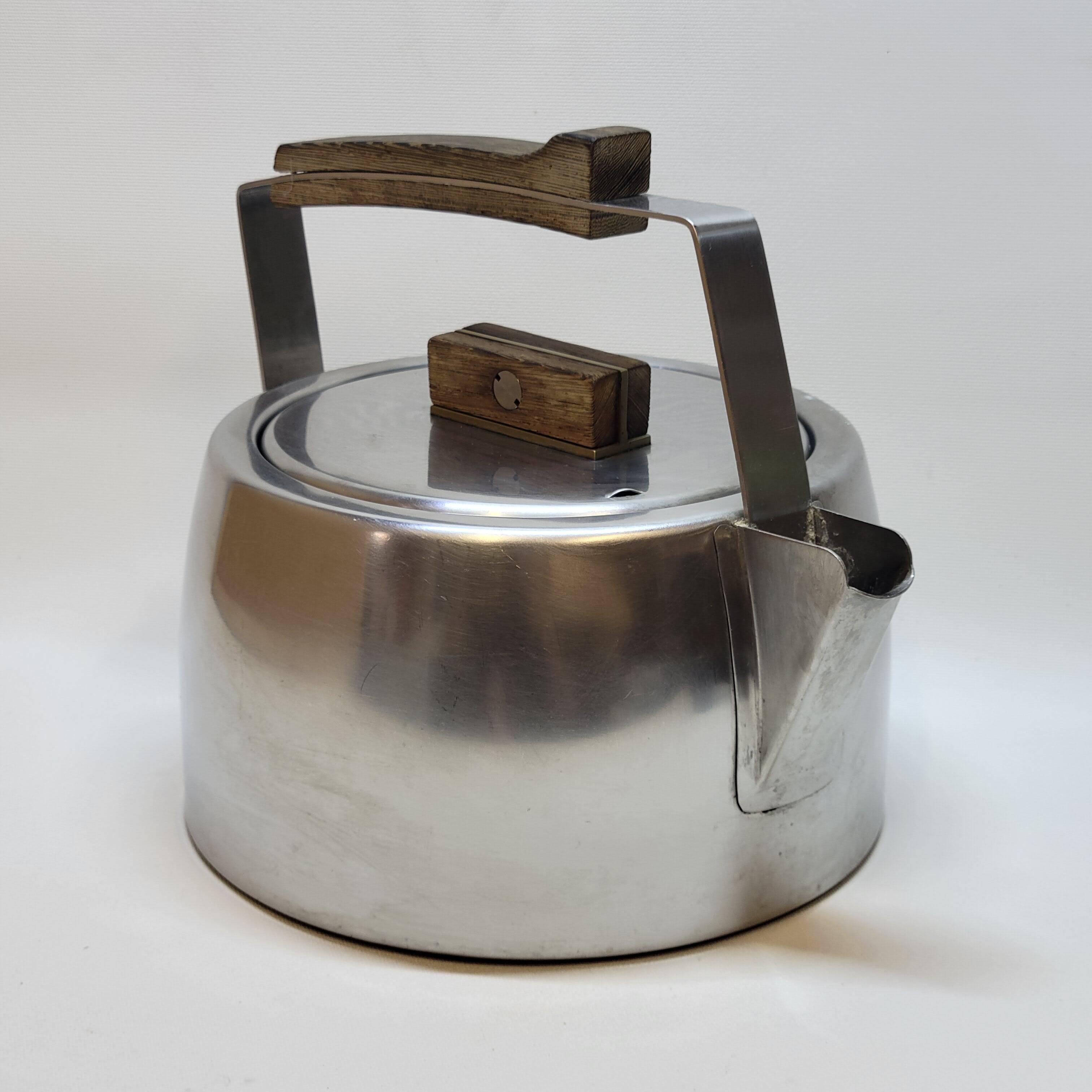 Kettle In Stainless Steel And Wenge Wood
