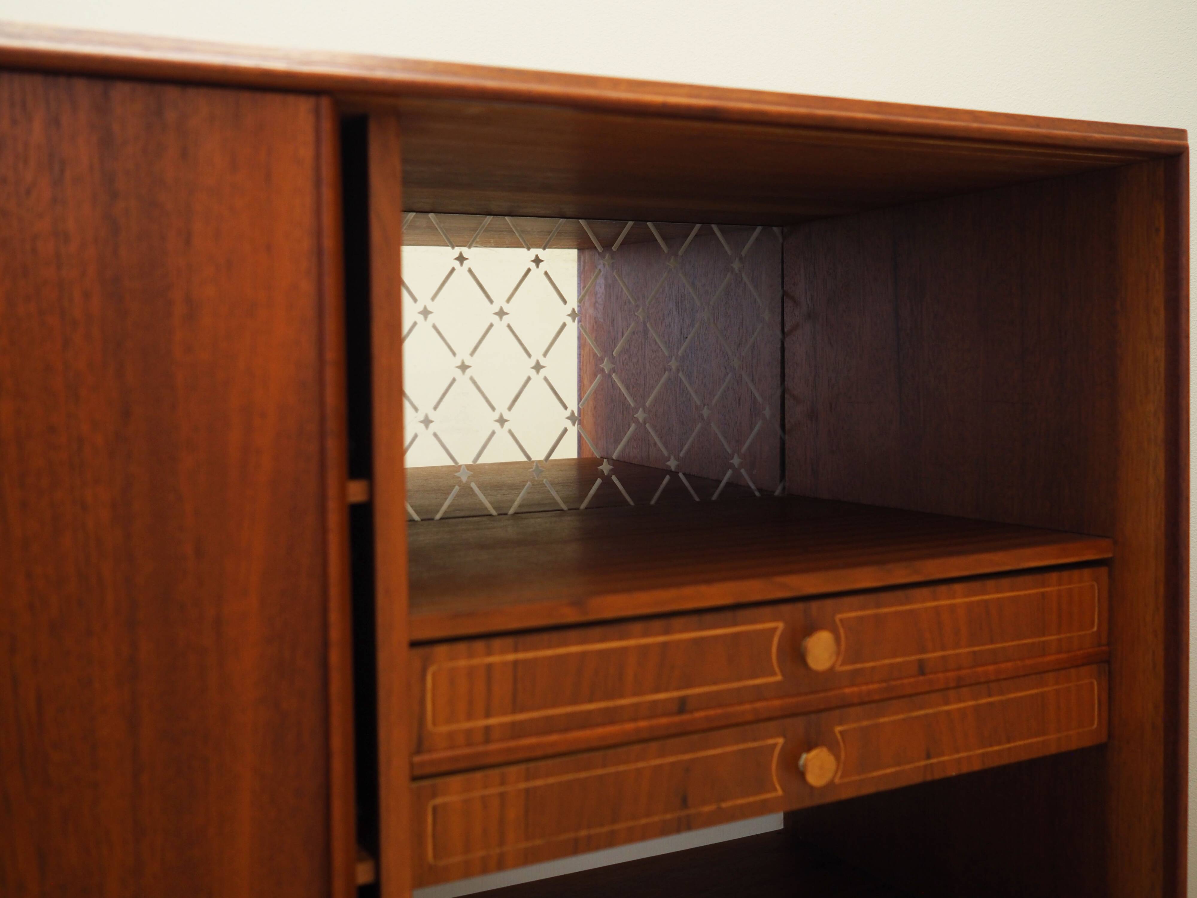 Enfilade en teck, design danois, années 1970, production : Danemark