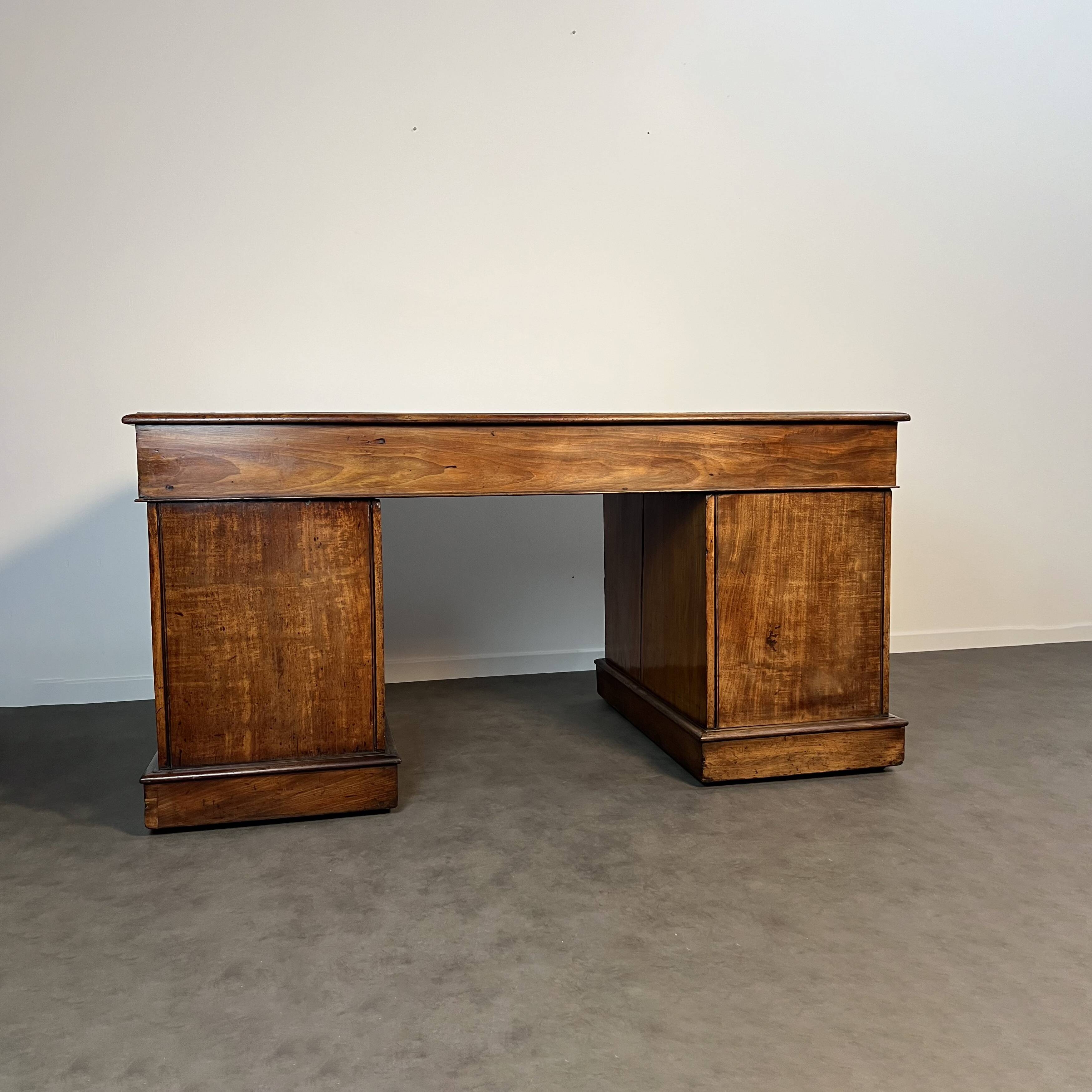 Bureau à caissons - acajou époque victorienne pedestal desk Angleterre XIXe