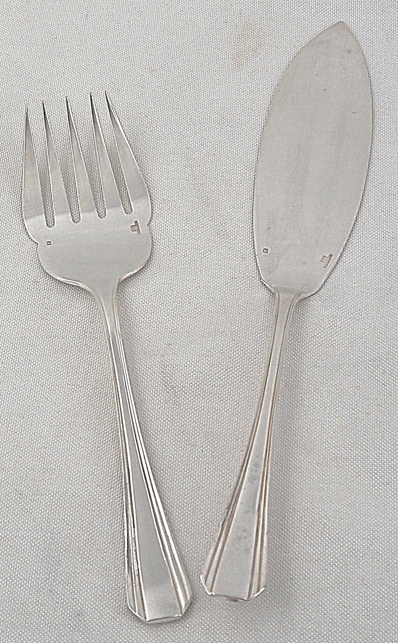 12 couverts à poisson et couverts de service 26 pièces Christofle Boréal en métal argenté