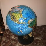 Globe terrestre lumineux