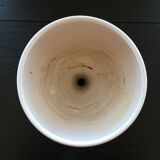 Coupe cache pot sur pied