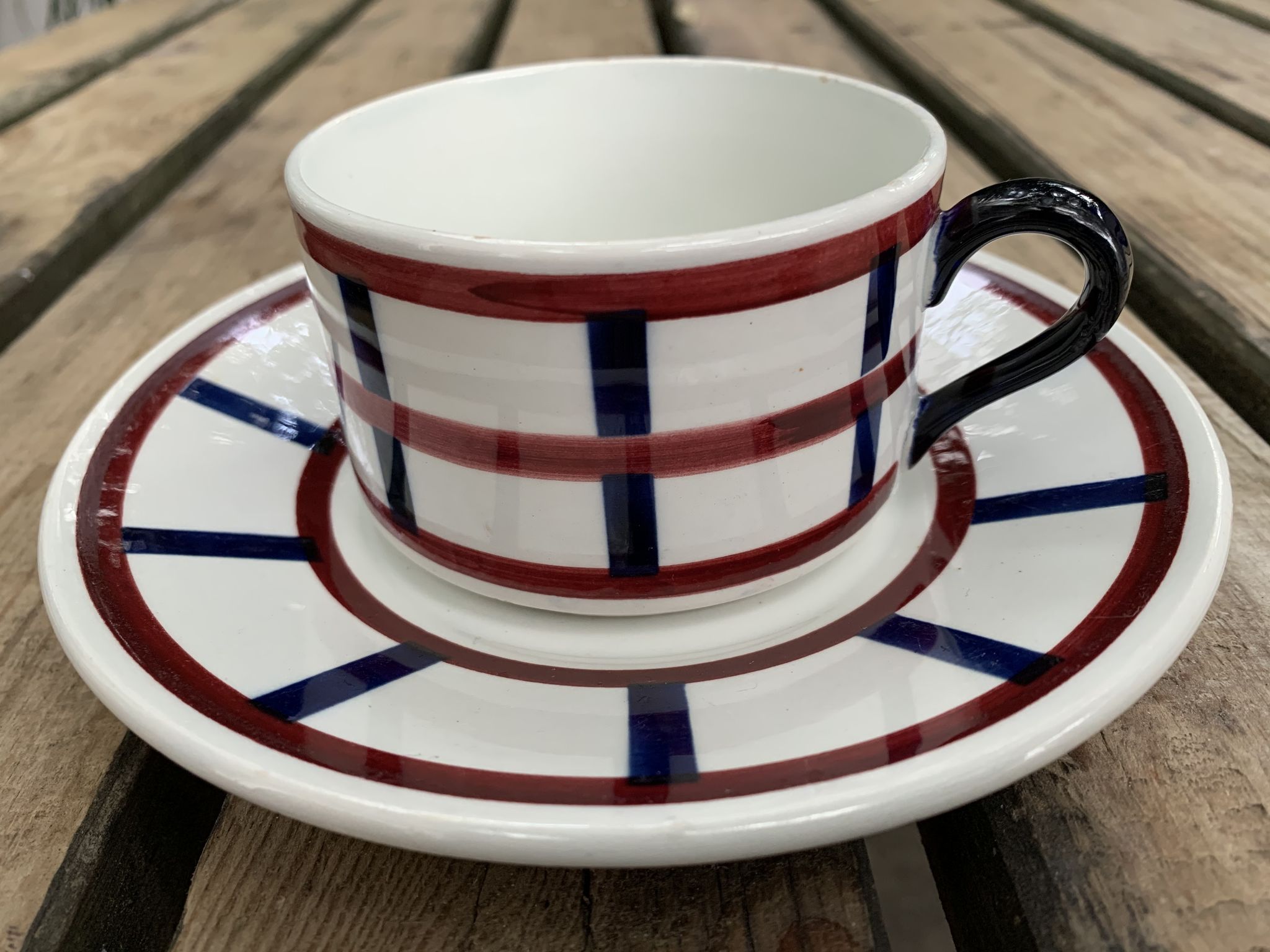 Pair of porcelain cups and cups Béarn HBCM Montereau