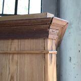 Buffet two bodies in raw pine