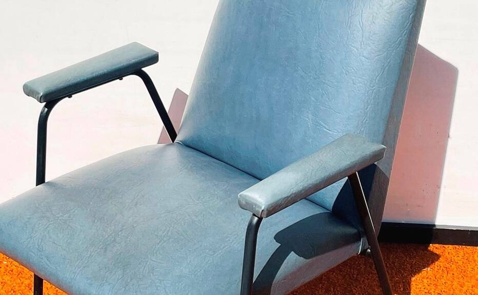 Pair of armchairs model Robert by Pierre Guariche for Meurop. Vintage 60s.