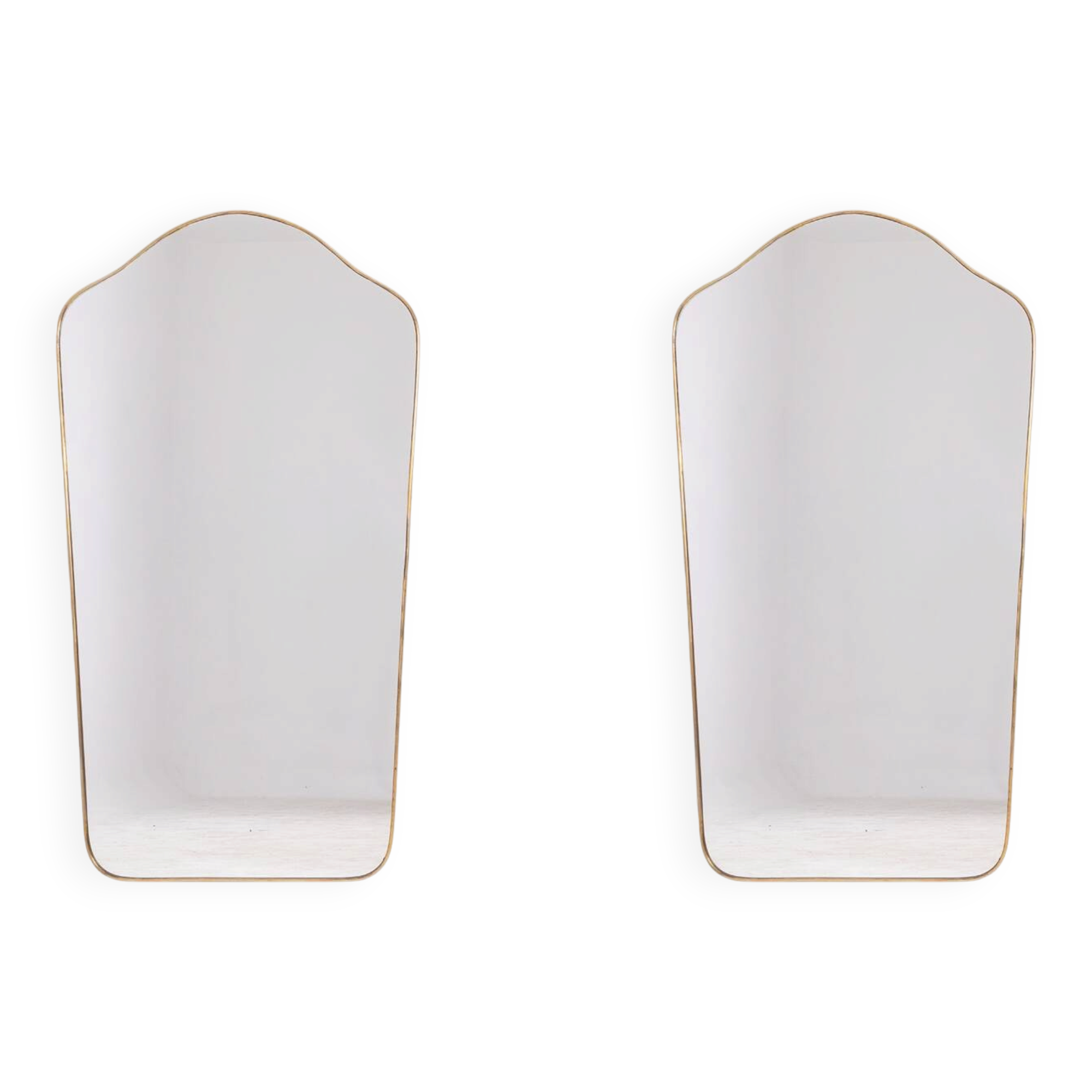 Paire de miroirs de forme « chapeau de gendarme », années 1970