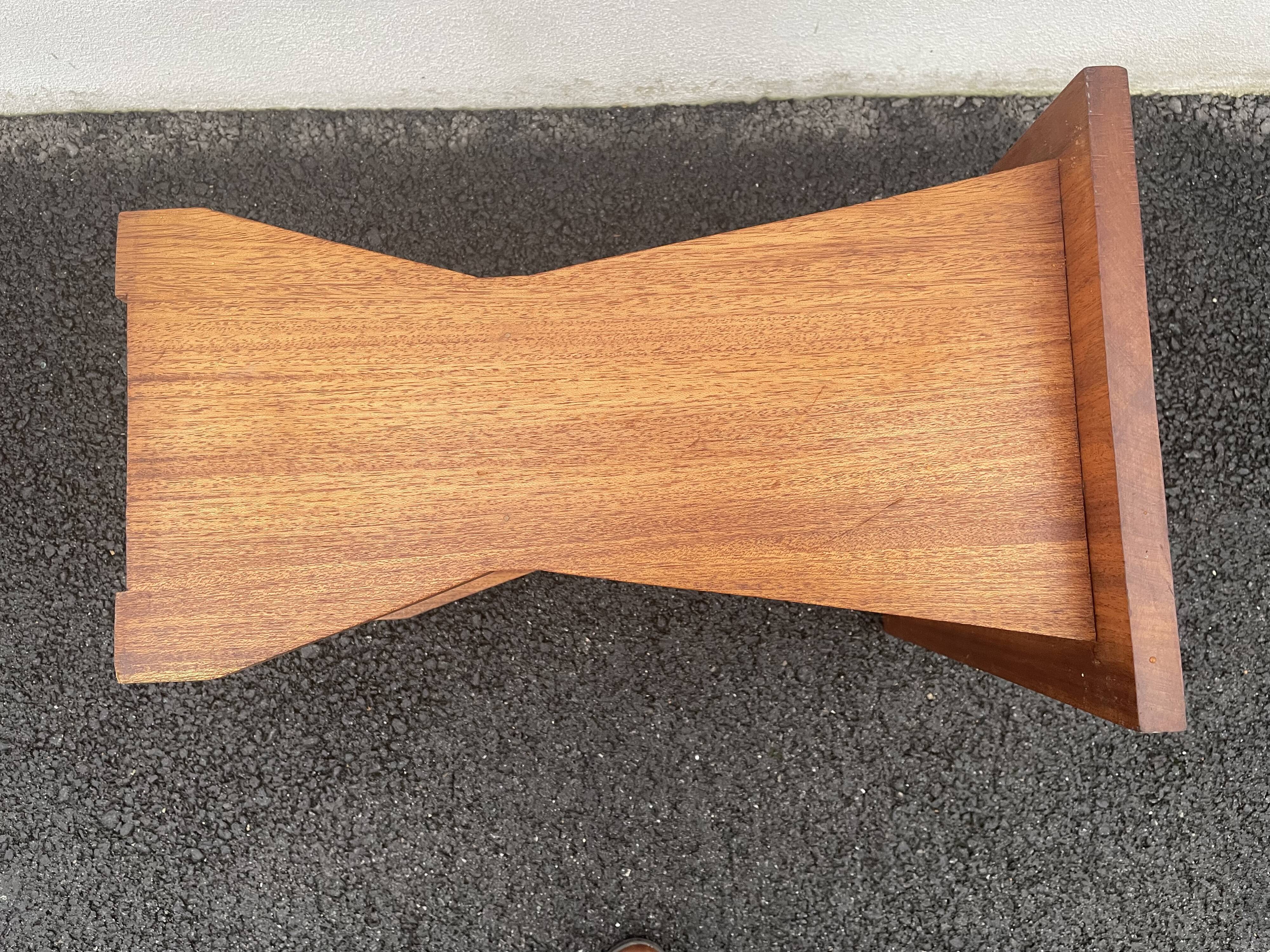 Table d’appoint ou chevet en teck 70’S