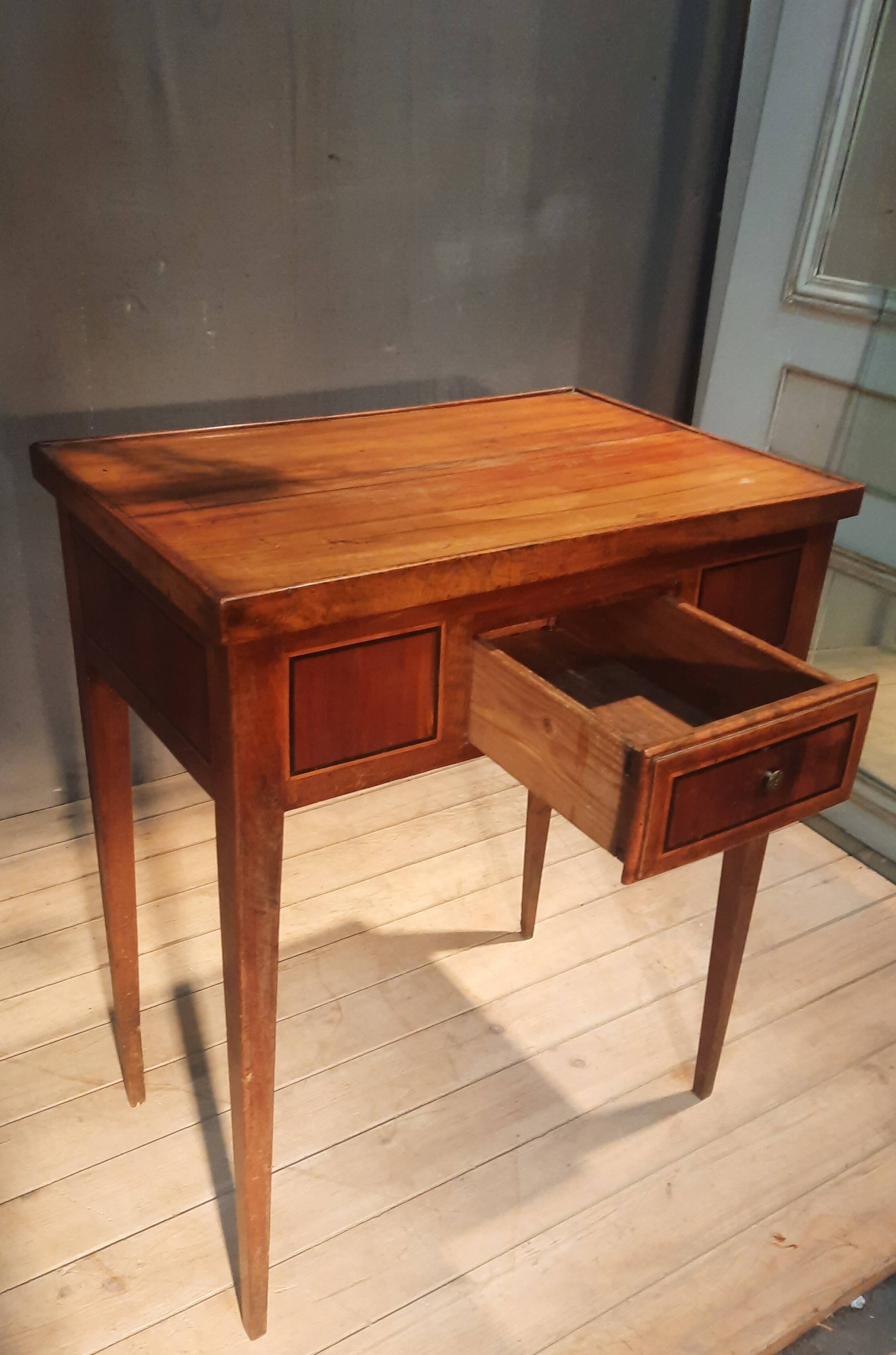 Dressing table from the eighteenth century