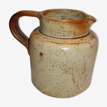 Sandstone pitcher