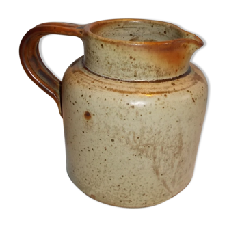 Sandstone pitcher