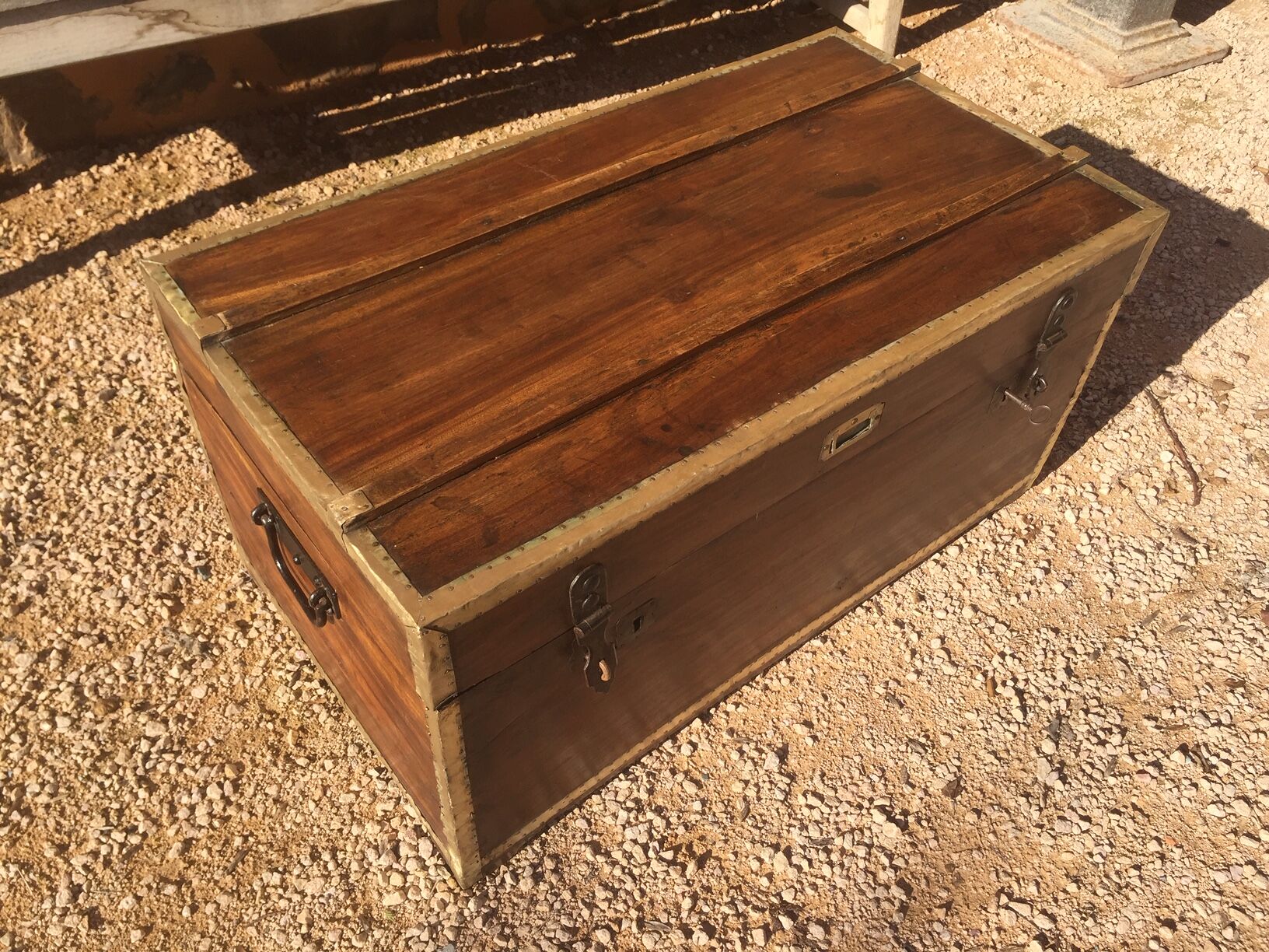 Trunk camphor and brass