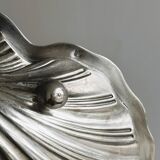 Shell-shaped jewelry holder or butter dish