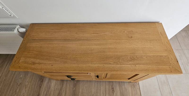 Buffet / TV unit in solid oak with a caned door.