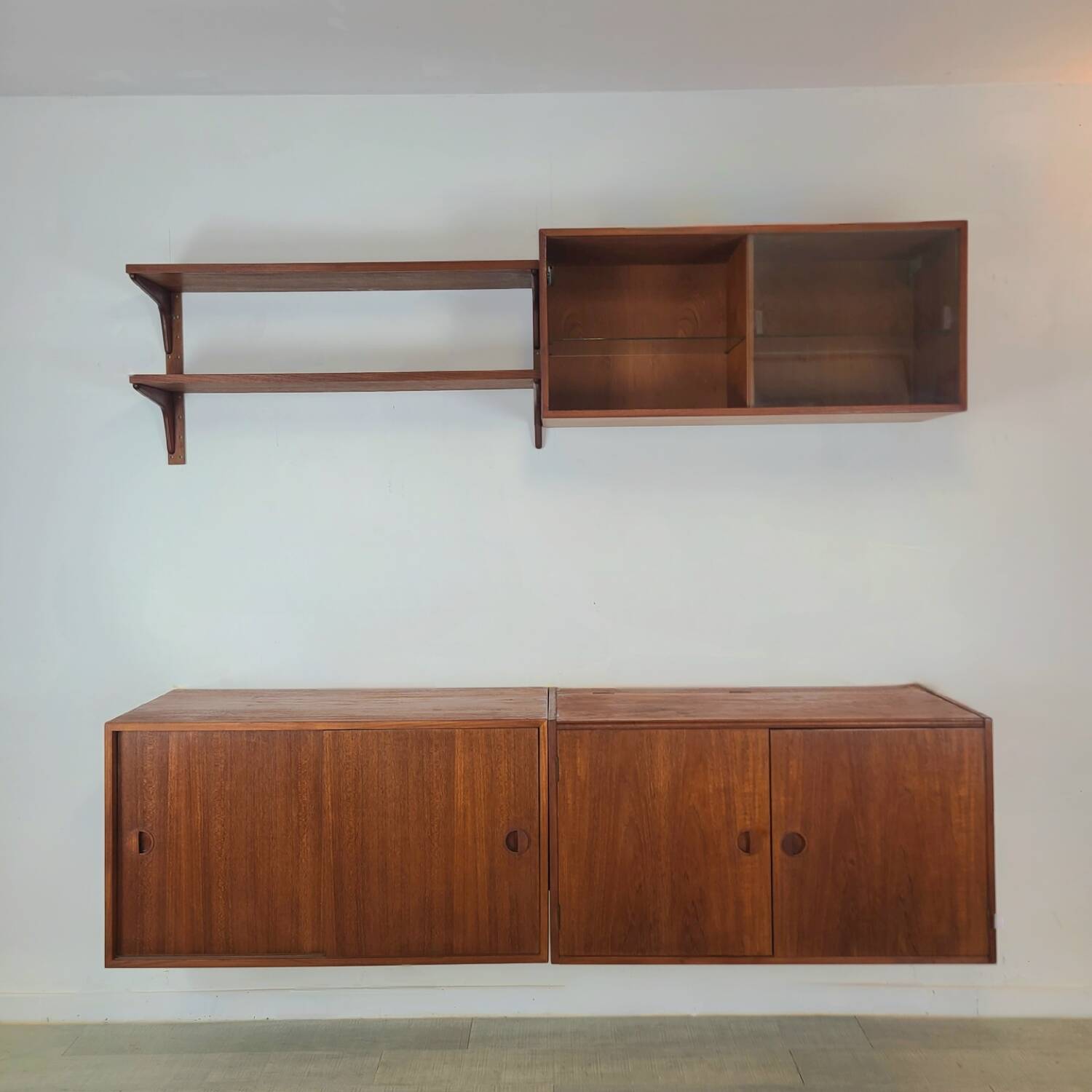 Danish design wall-mounted bookshelf Thygesen Sorensen teck vi