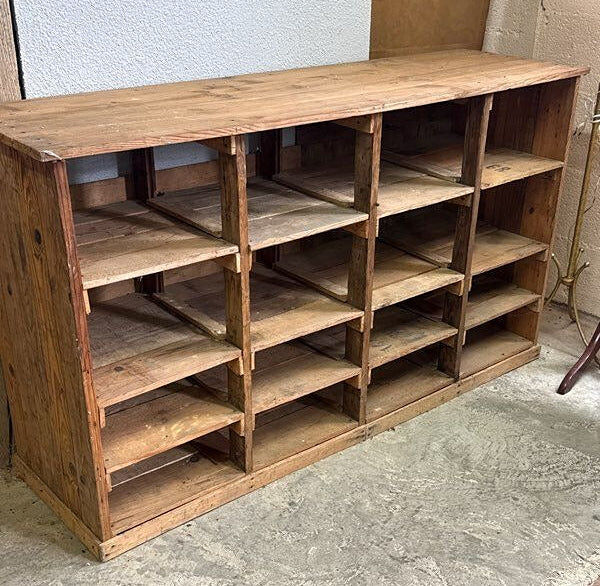 Casier de rangement, meuble de métier artisanal