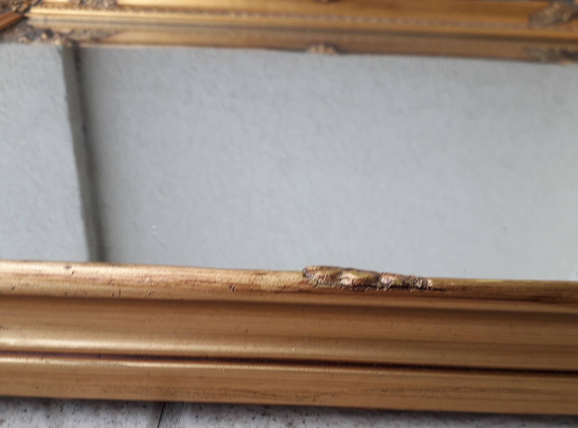 Rectangular gold mirror