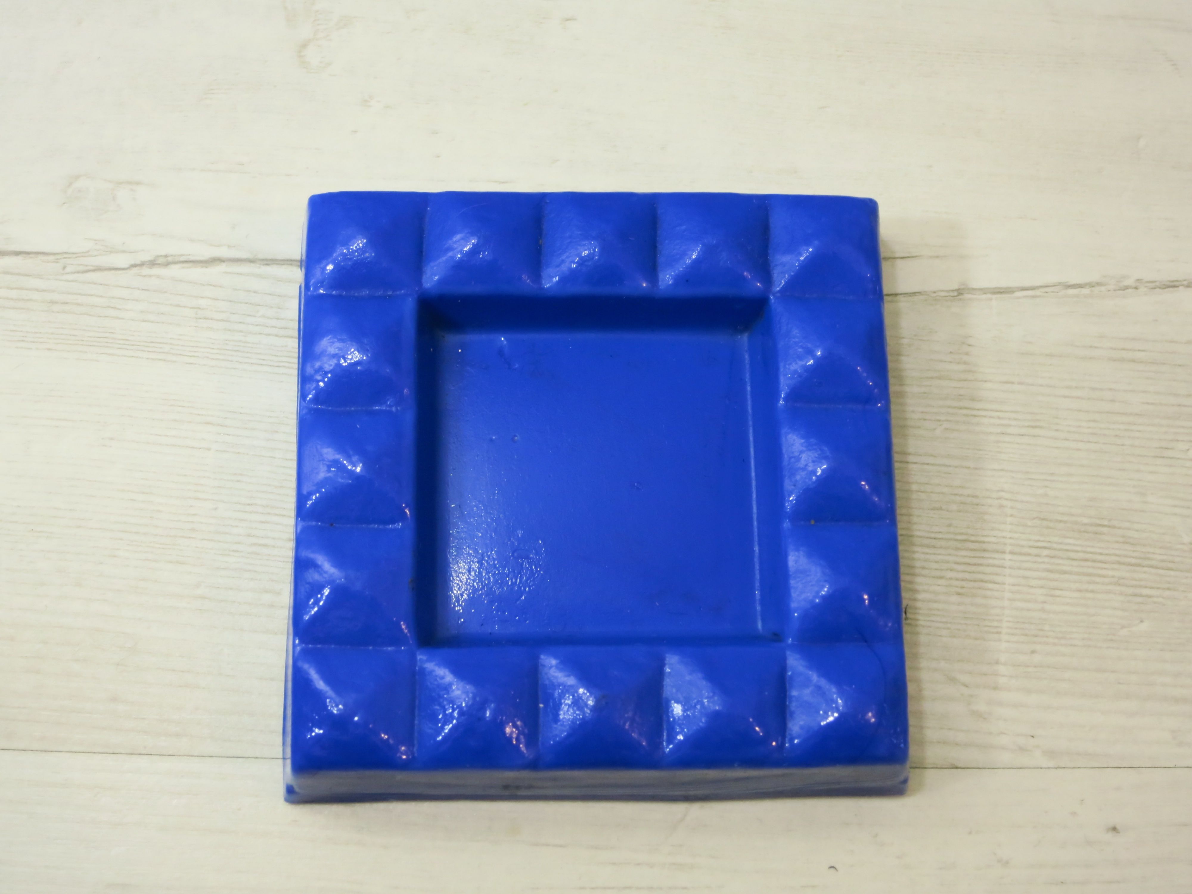 Advertising ashtray, ceramic, DOUZIES tiles, Maubeuge, france
