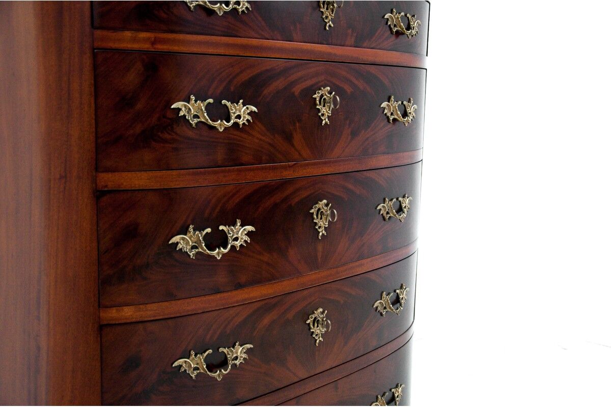 Commode antique, Europe du Nord, vers 1900