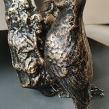 Door knocker/knocker. Woodpecker on tree trunk. In cast iron with a golden patina