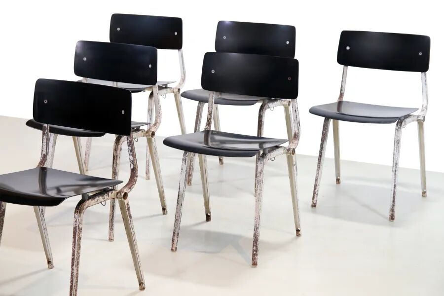 Ensemble de six rares chaises de théâtre Revolt empilables et pliables Friso Kramer