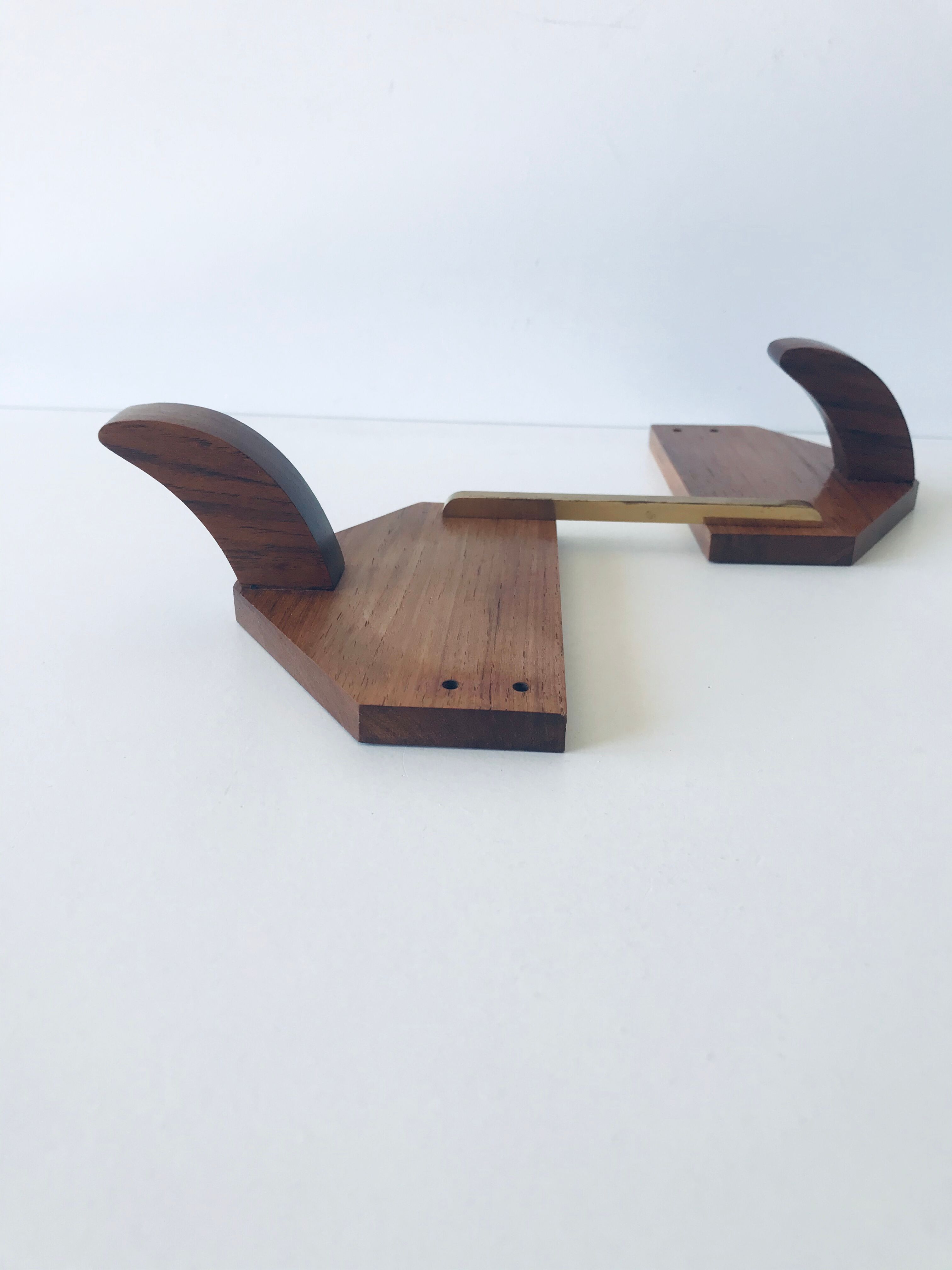 Patère in wood and brass