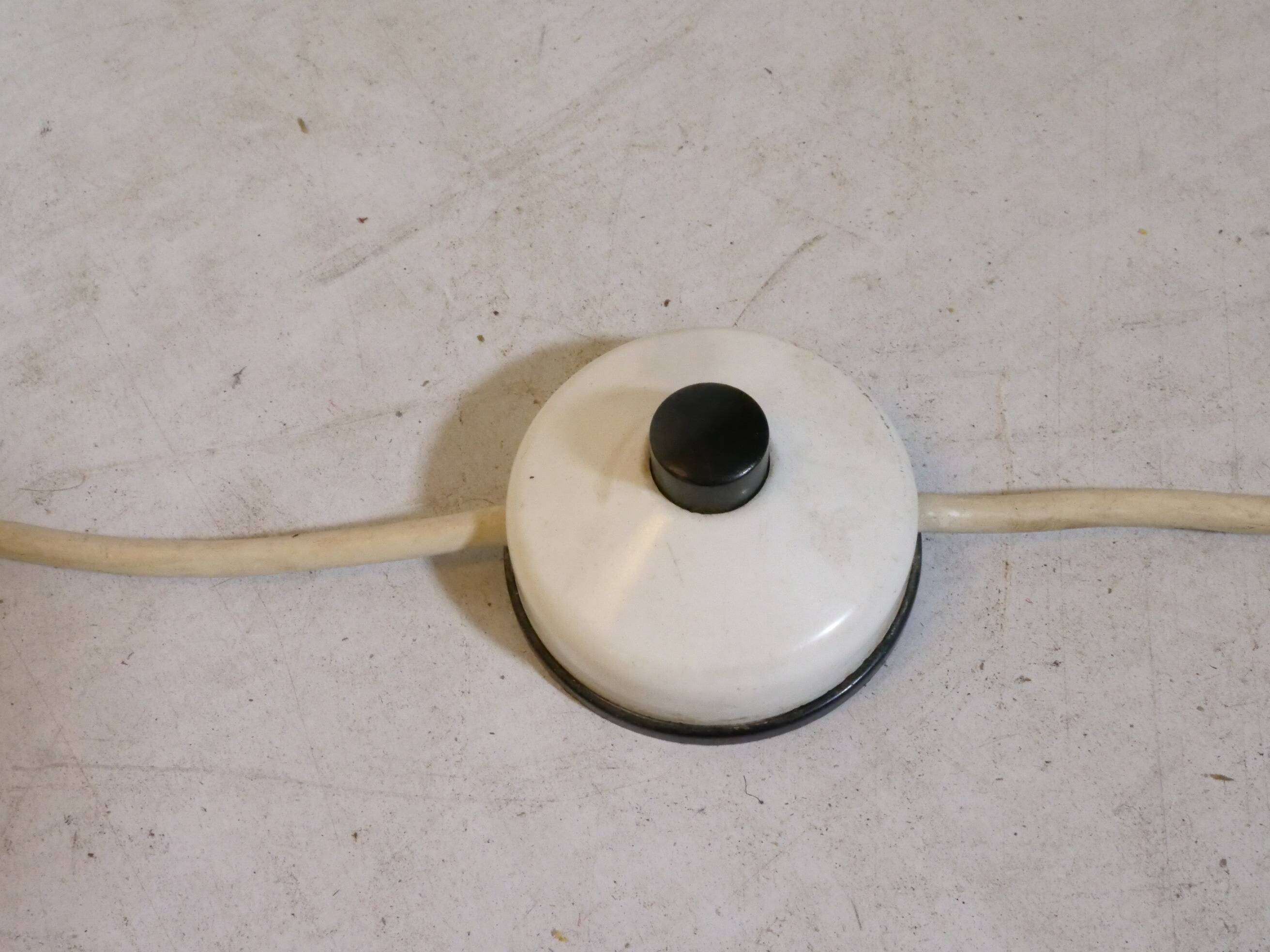 Lampadaire trépied Cocoon de Friedel Wauer pour Goldkant, Allemagne, années 1960