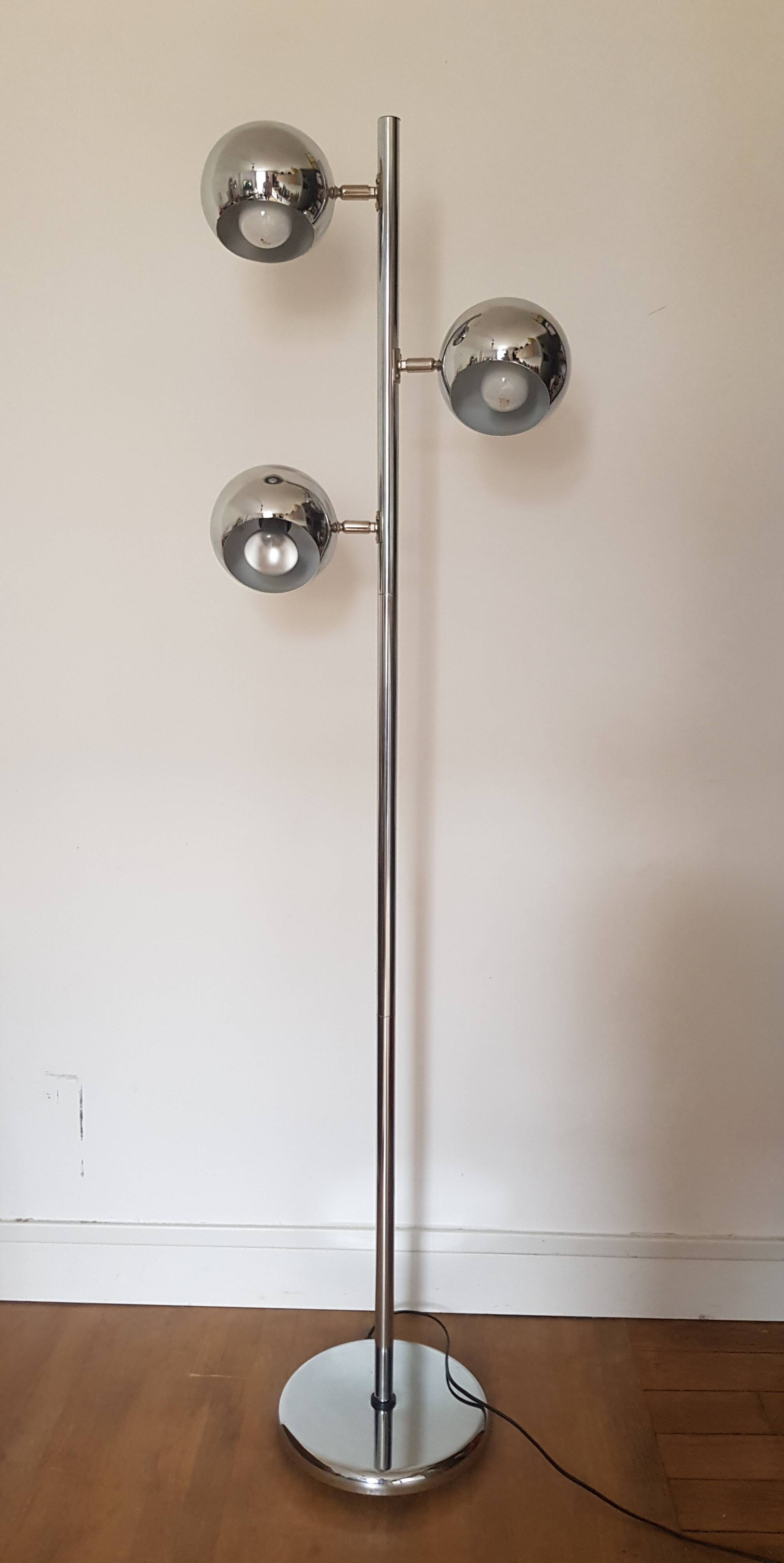 Vintage floor lamp with 3 globes