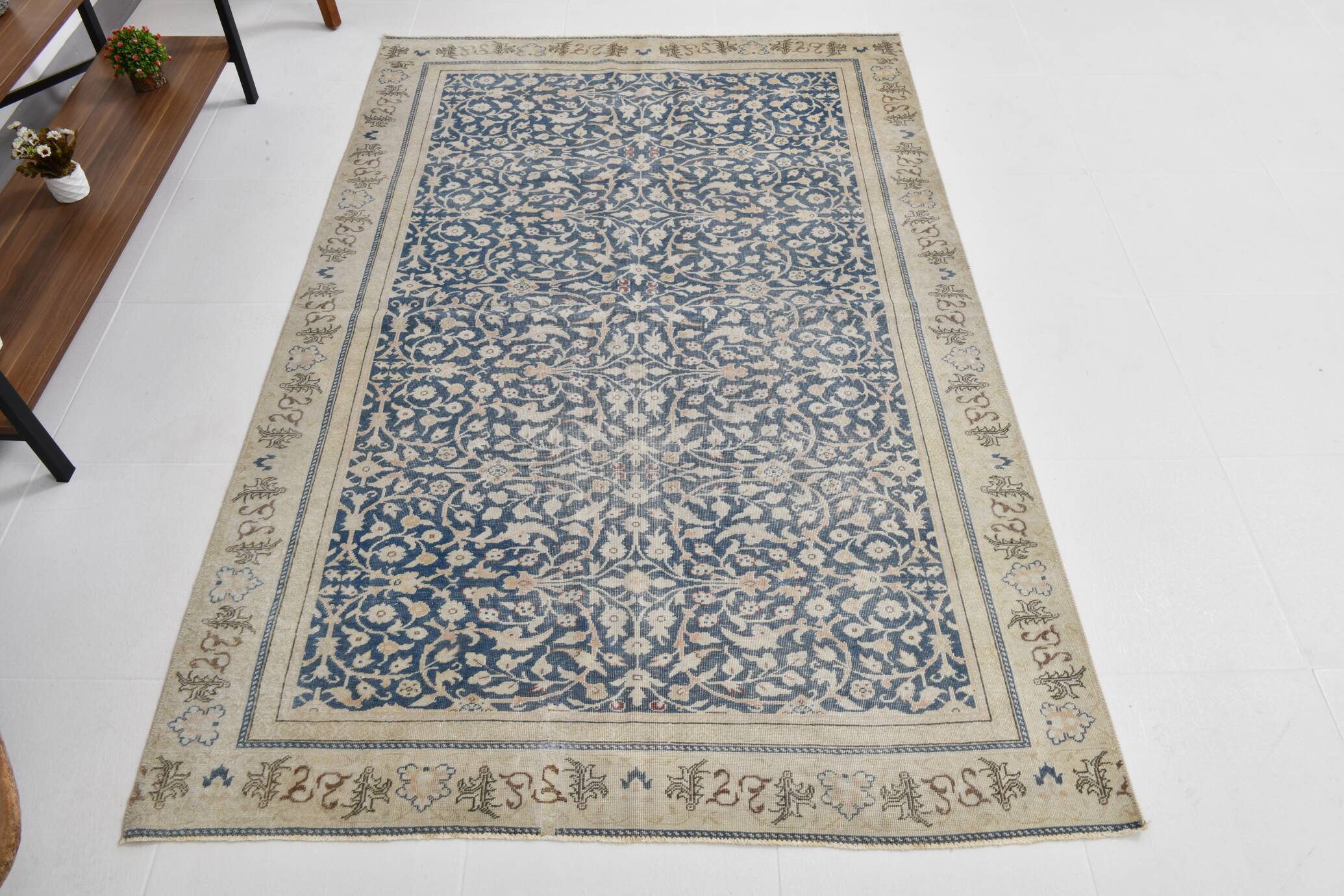 4x7 Navy Blue & Beige Persian Rug 135x204Cm SK 21639
