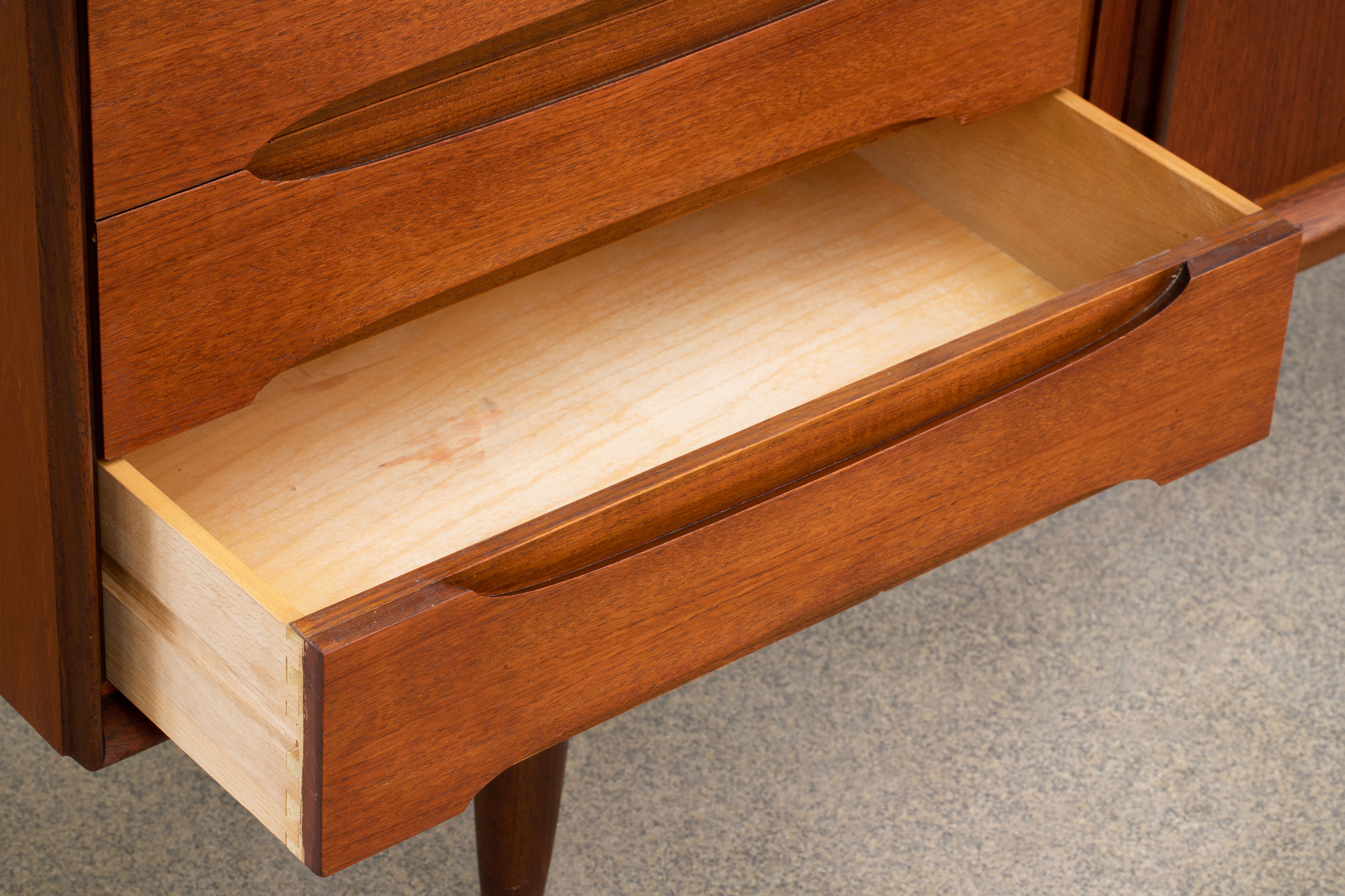 Vintage Scandinavian Enfilade – 260 cm