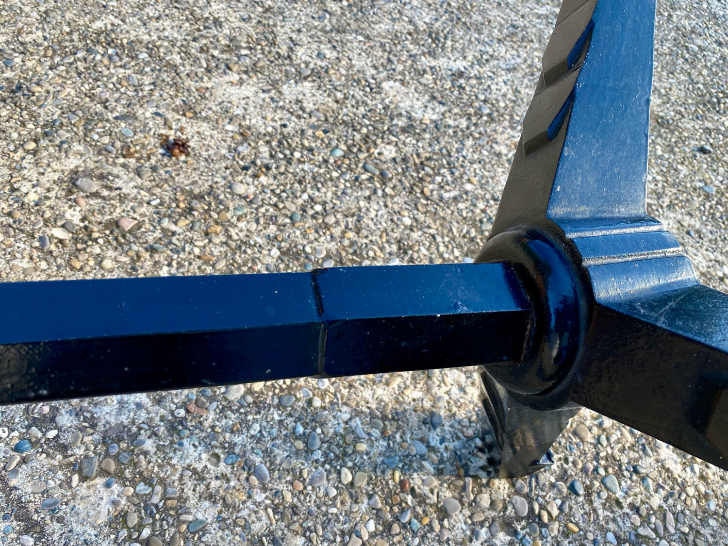 Bistro table in cast iron