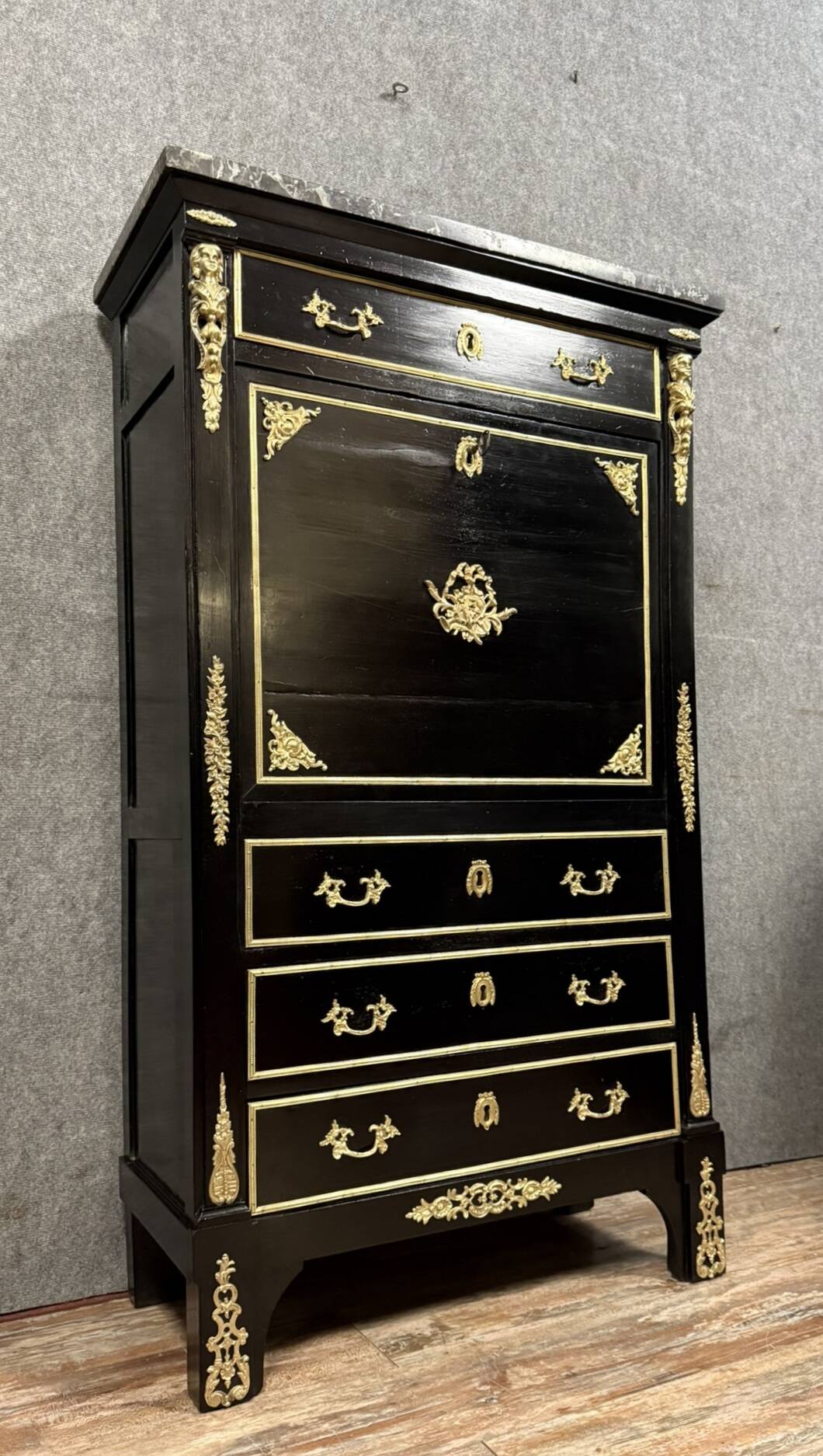 Secretary in black lacquered wood and gilded bronze